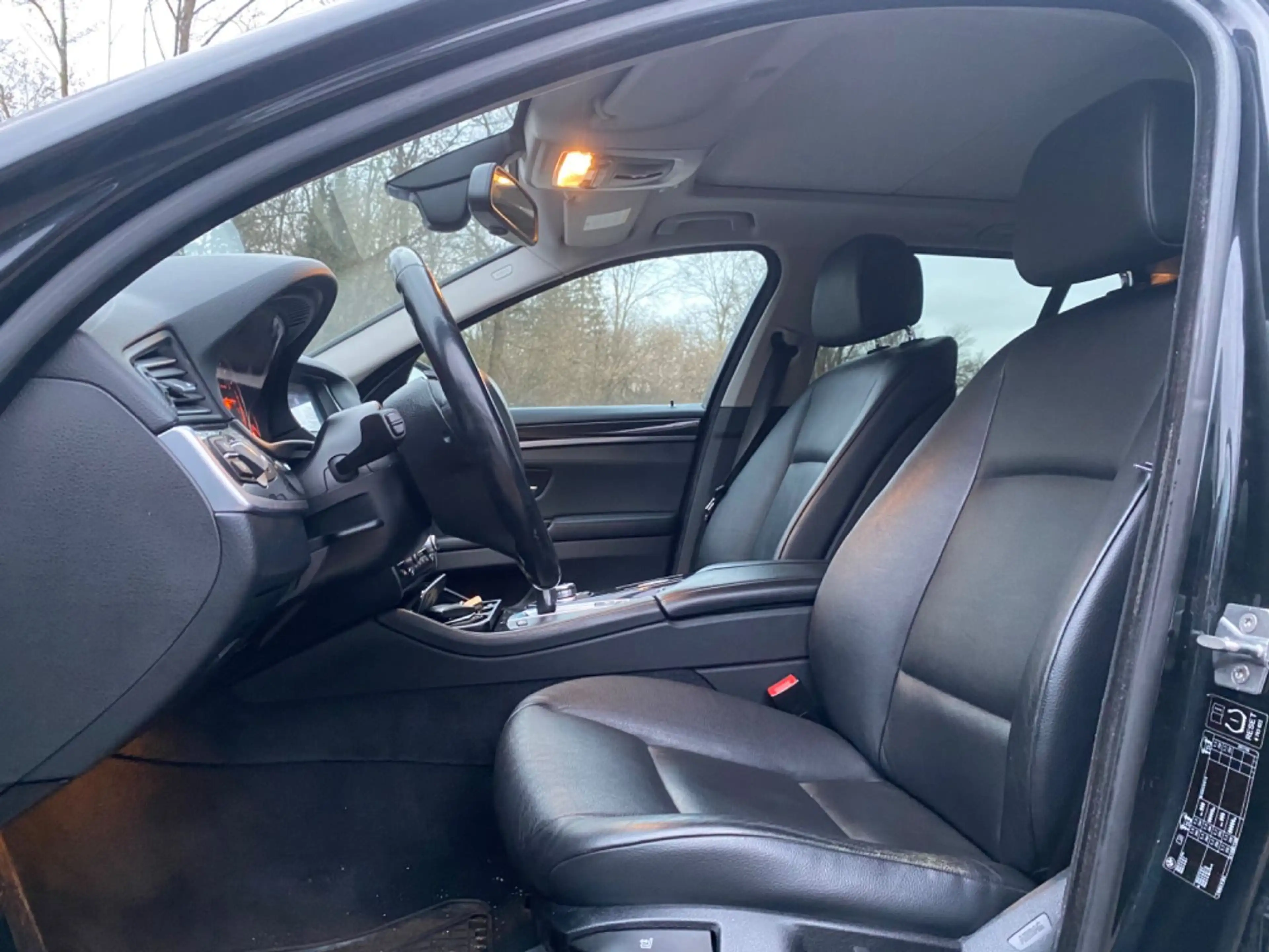 BMW 525 5-er 525 d Touring*LEDER*NAVI*BLUETOOTH*BI-XENON — photo 15