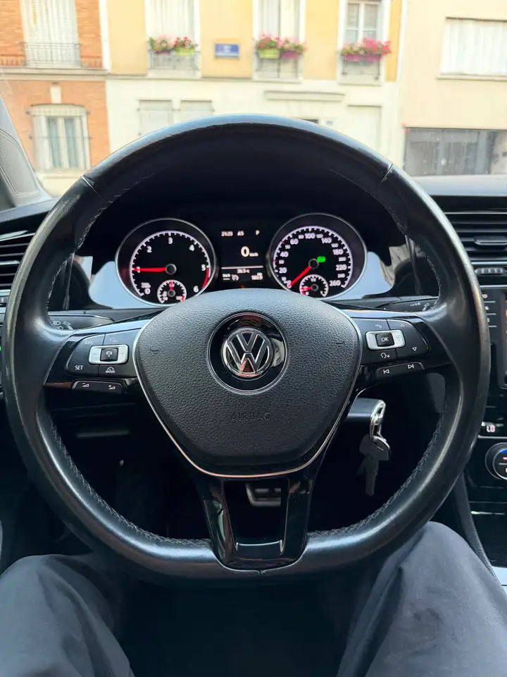 Volkswagen Golf Standard Model — photo 10