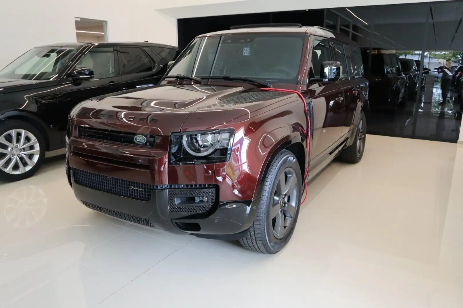 Land Rover Defender 130 D300 X-Dynamic SE 8-Zit Rojo - 1