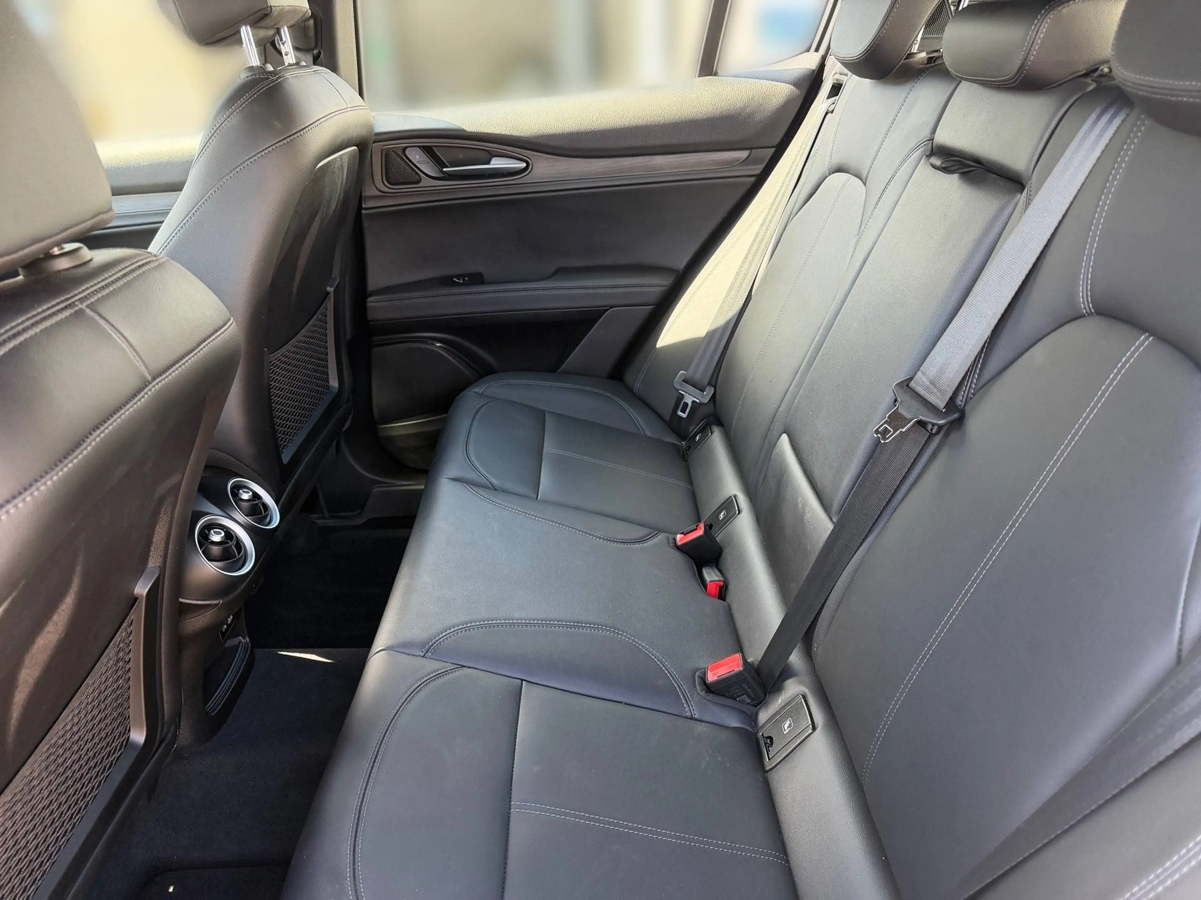 Alfa Romeo Stelvio 2,2 Ti Q4 210 8x bereift — photo 12