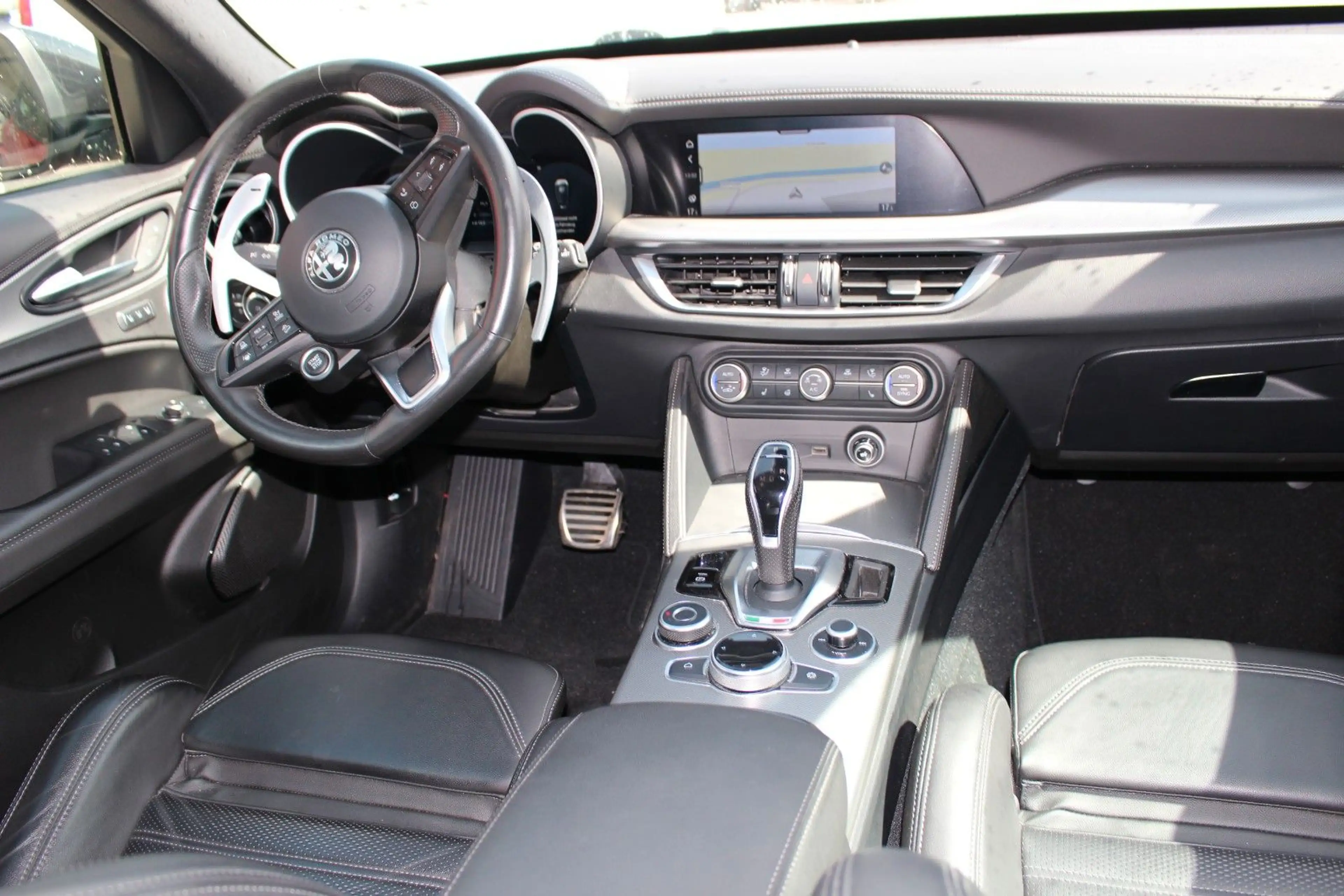 Alfa Romeo Stelvio Veloce Q4 Matrix-LED/Premium-Paket — photo 9