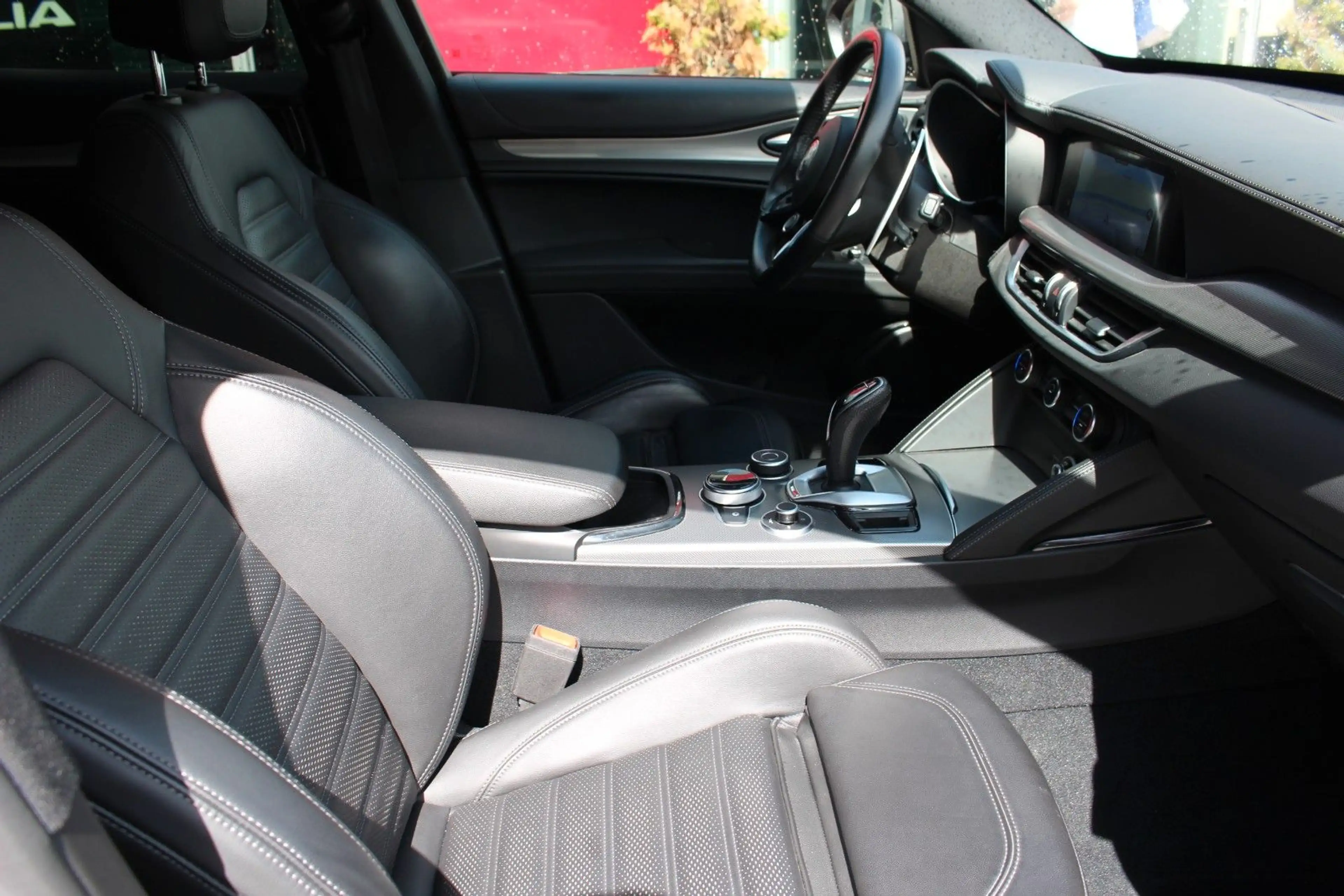 Alfa Romeo Stelvio Veloce Q4 Matrix-LED/Premium-Paket — photo 4