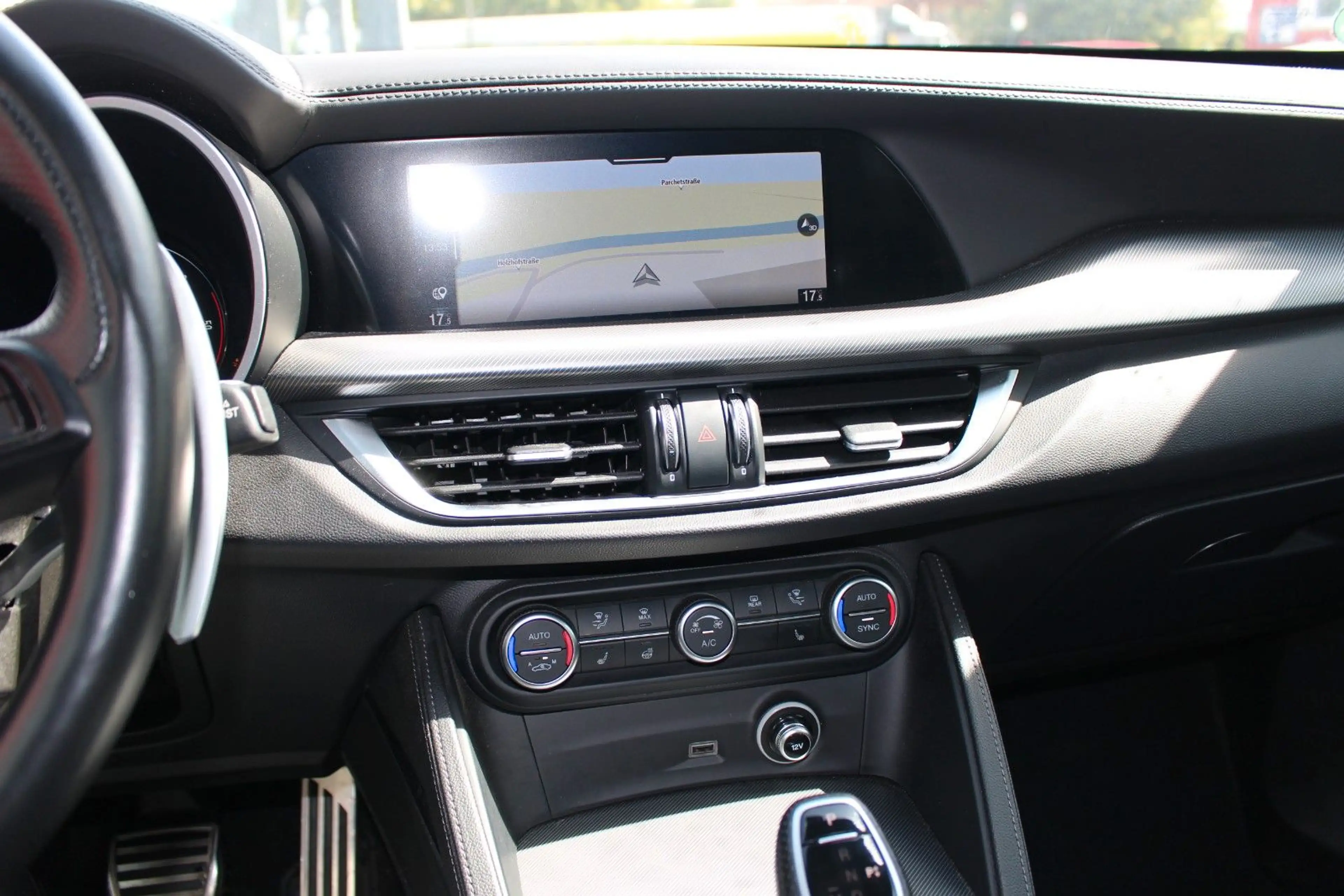 Alfa Romeo Stelvio Veloce Q4 Matrix-LED/Premium-Paket — photo 11