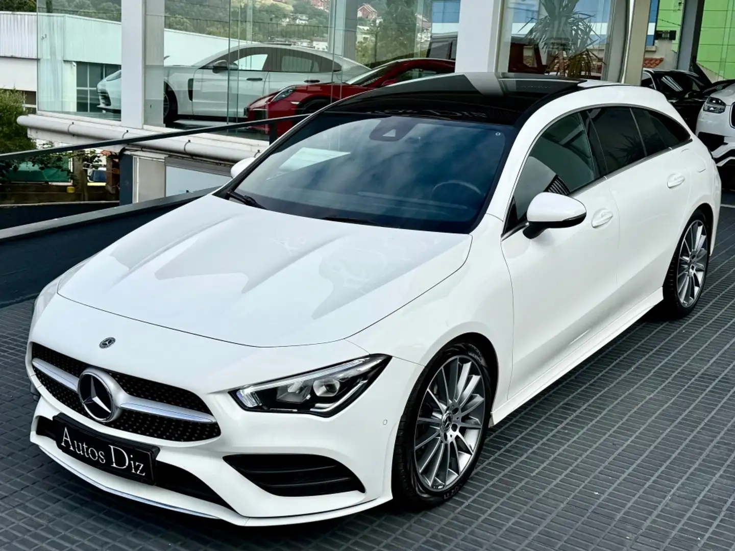 Mercedes-Benz CLA 220 Shooting Brake 220d 8G-DCT (4.75) Wit - 2