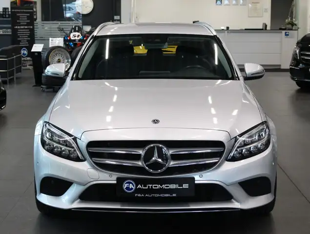 Mercedes-Benz C-Class view 3