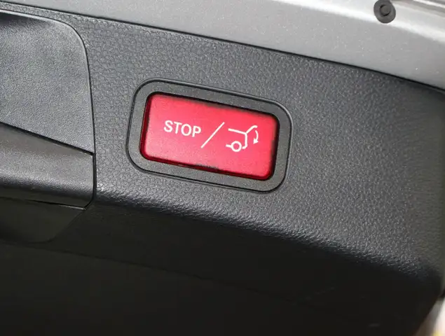 Mercedes-Benz C-Class view 8