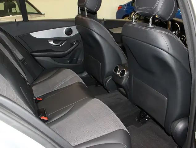 Mercedes-Benz C-Class view 11