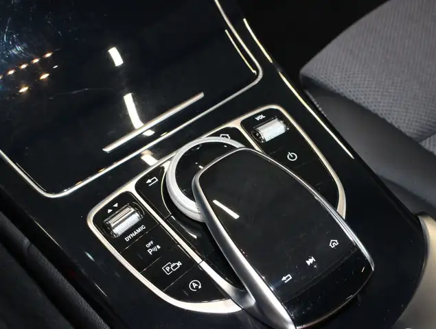 Mercedes-Benz C-Class view 15