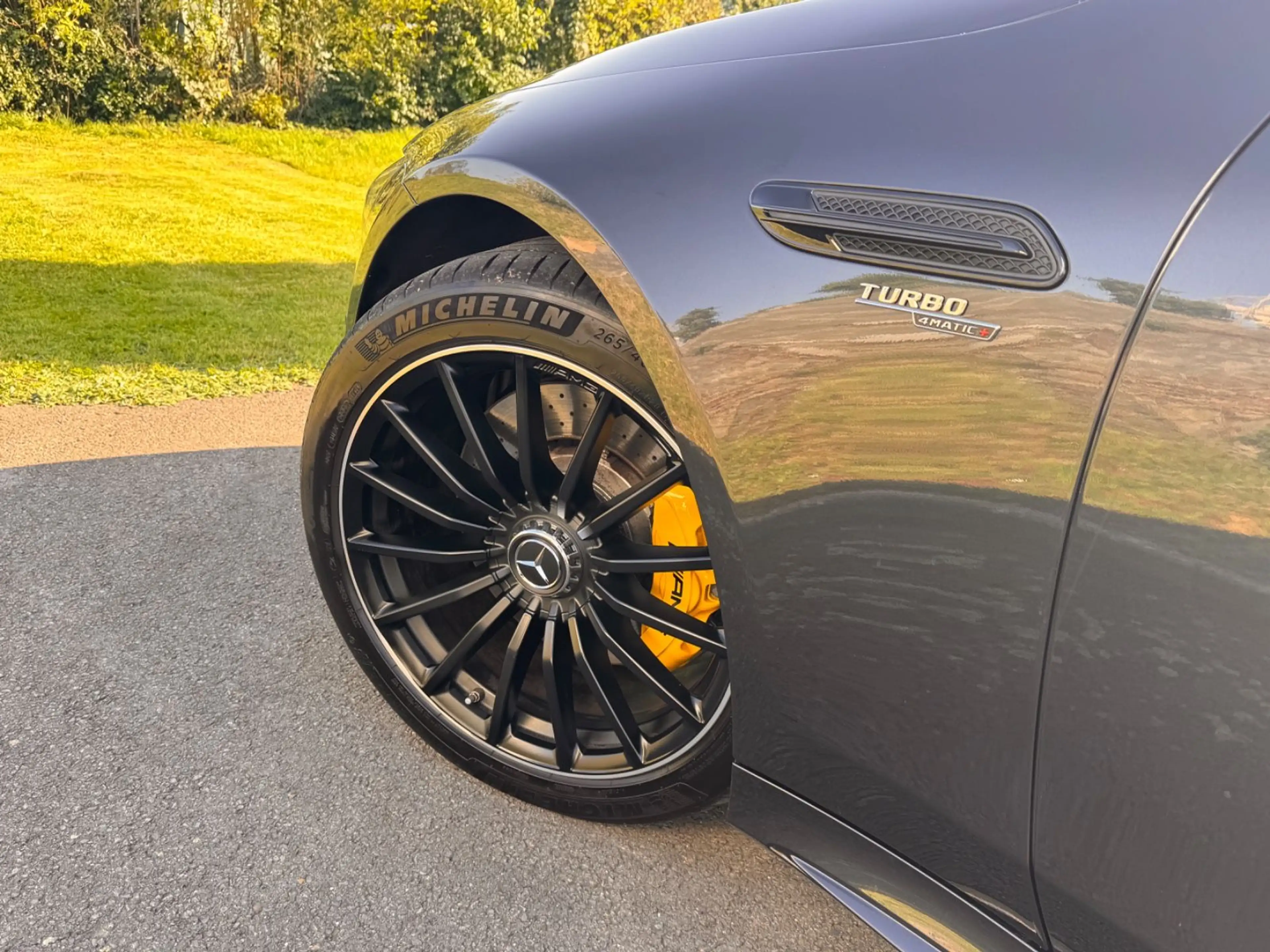 Mercedes-Benz AMG GT 4-trg. 43 4Matic+*BURMESTER*PANO*NIGHT* — photo 4