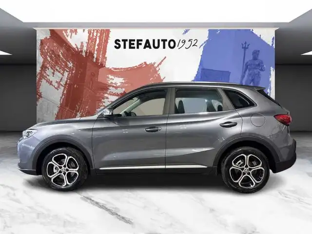 MG ZS view 3