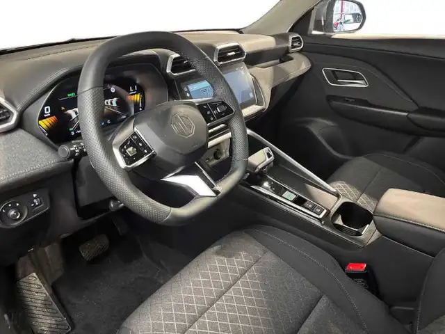 MG ZS view 11