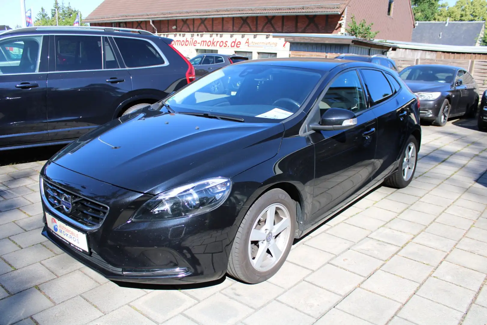 Volvo V40 T2 You BiXenon Klimaautomatik Sitzhzg PDC Rückfaka Zwart - 1