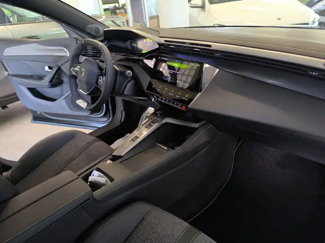 Peugeot 408 view 11