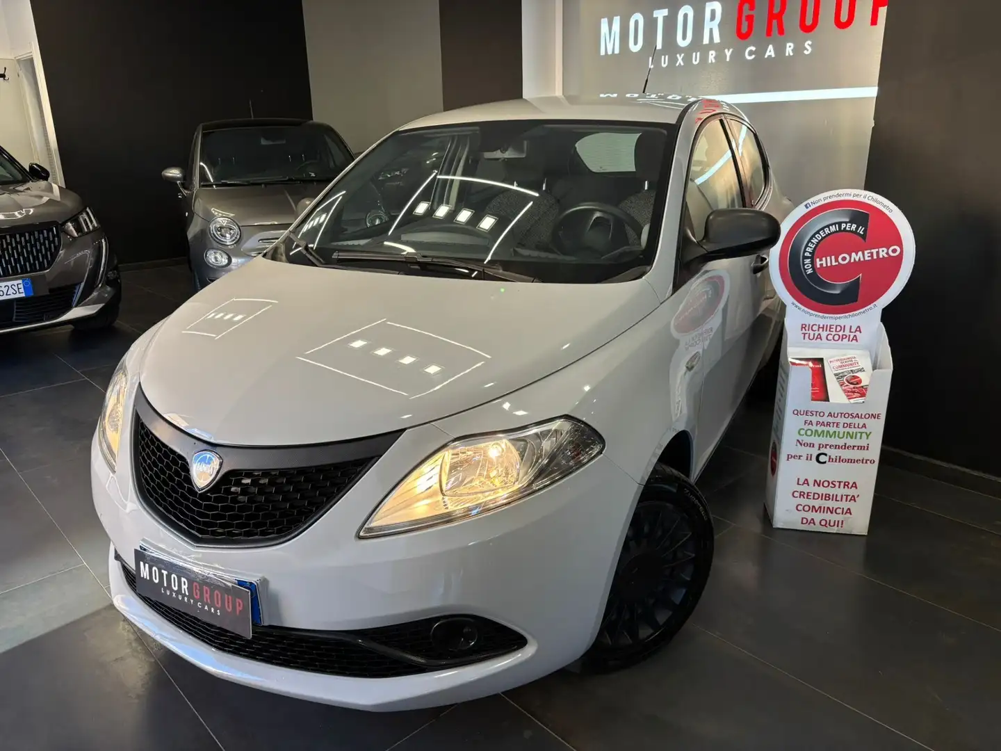 Lancia Ypsilon Ypsilon 1.2 69 CV 5 porte GPL Ecochic Platinum Gris - 1