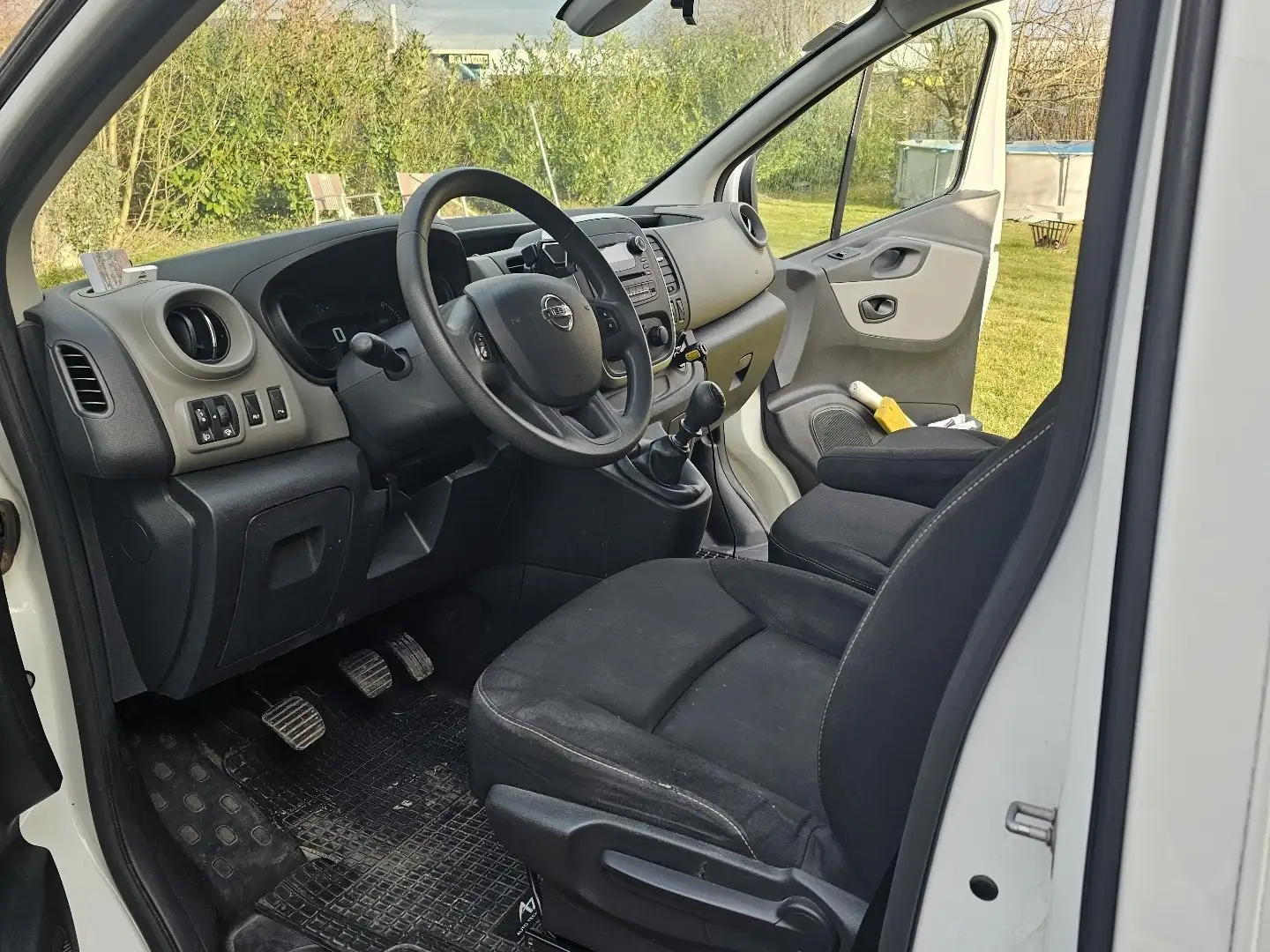 Nissan NV300 - 2