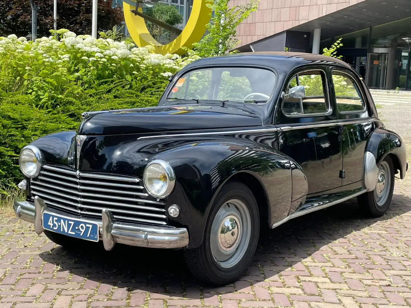 Peugeot 203 Zwart - 1