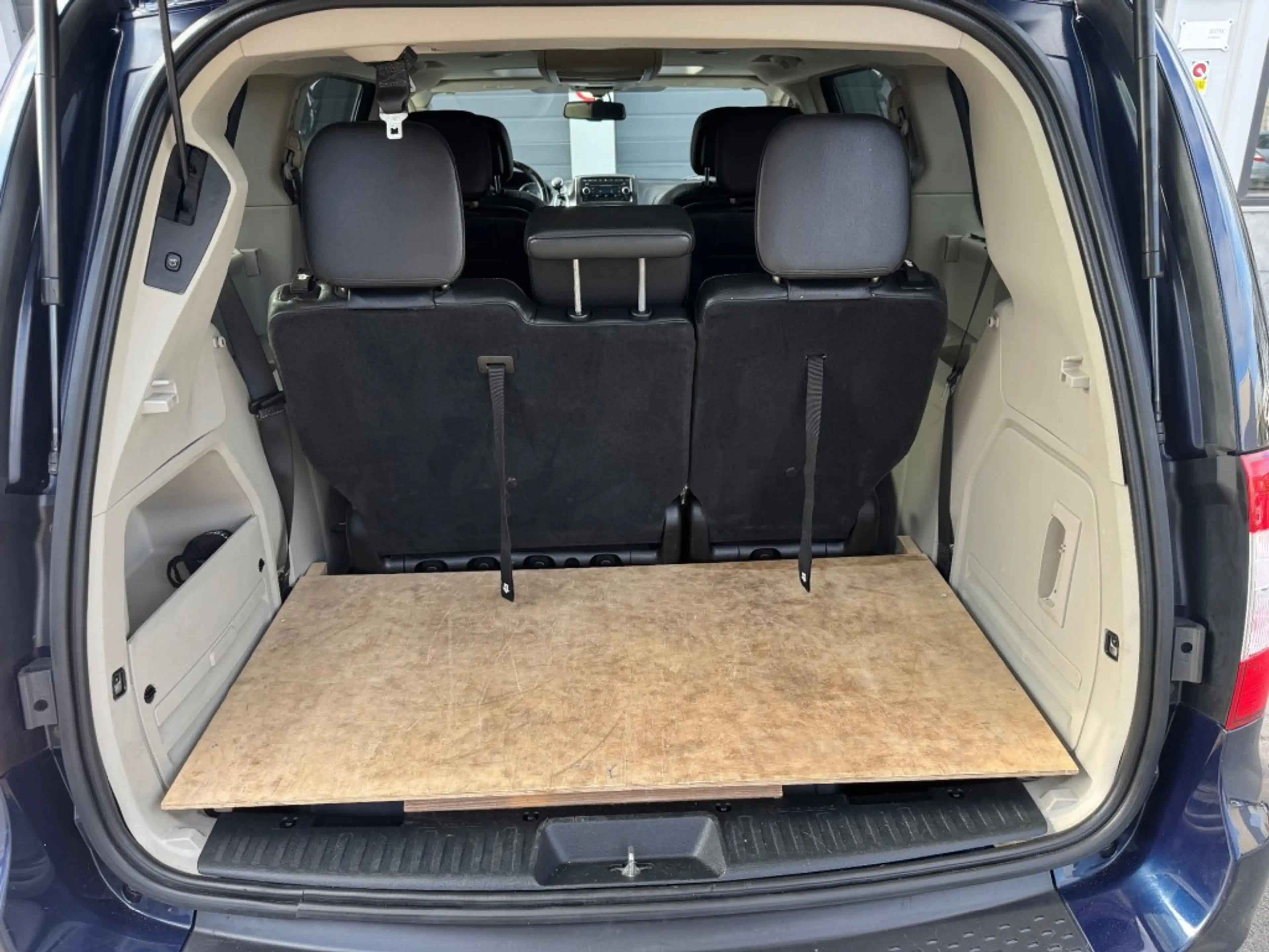 Lancia Voyager 3.6 TOURING — photo 9