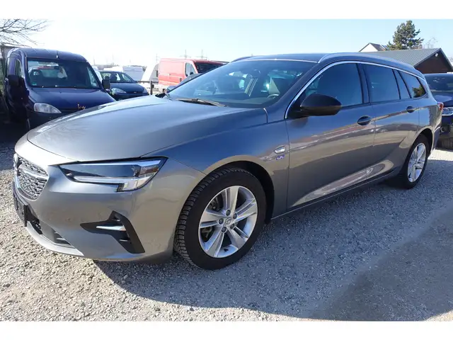 Opel Insignia main image