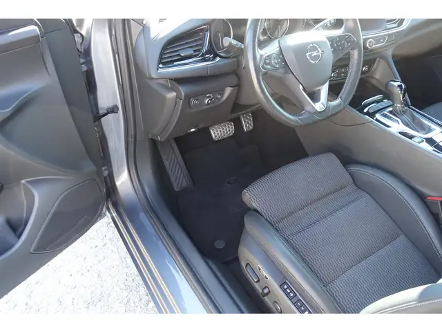 Opel Insignia view 7