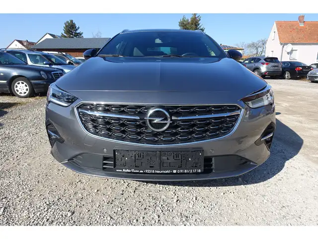 Opel Insignia view 2