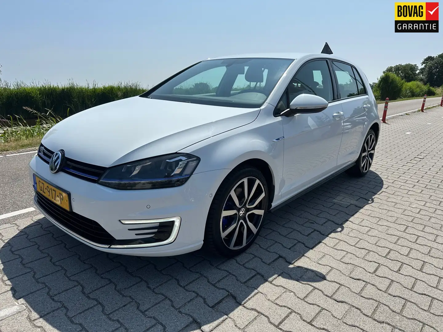 Volkswagen Golf GTE 1.4 TSI Carplay, Camera, Trekhaak, Park Assist Blanc - 1