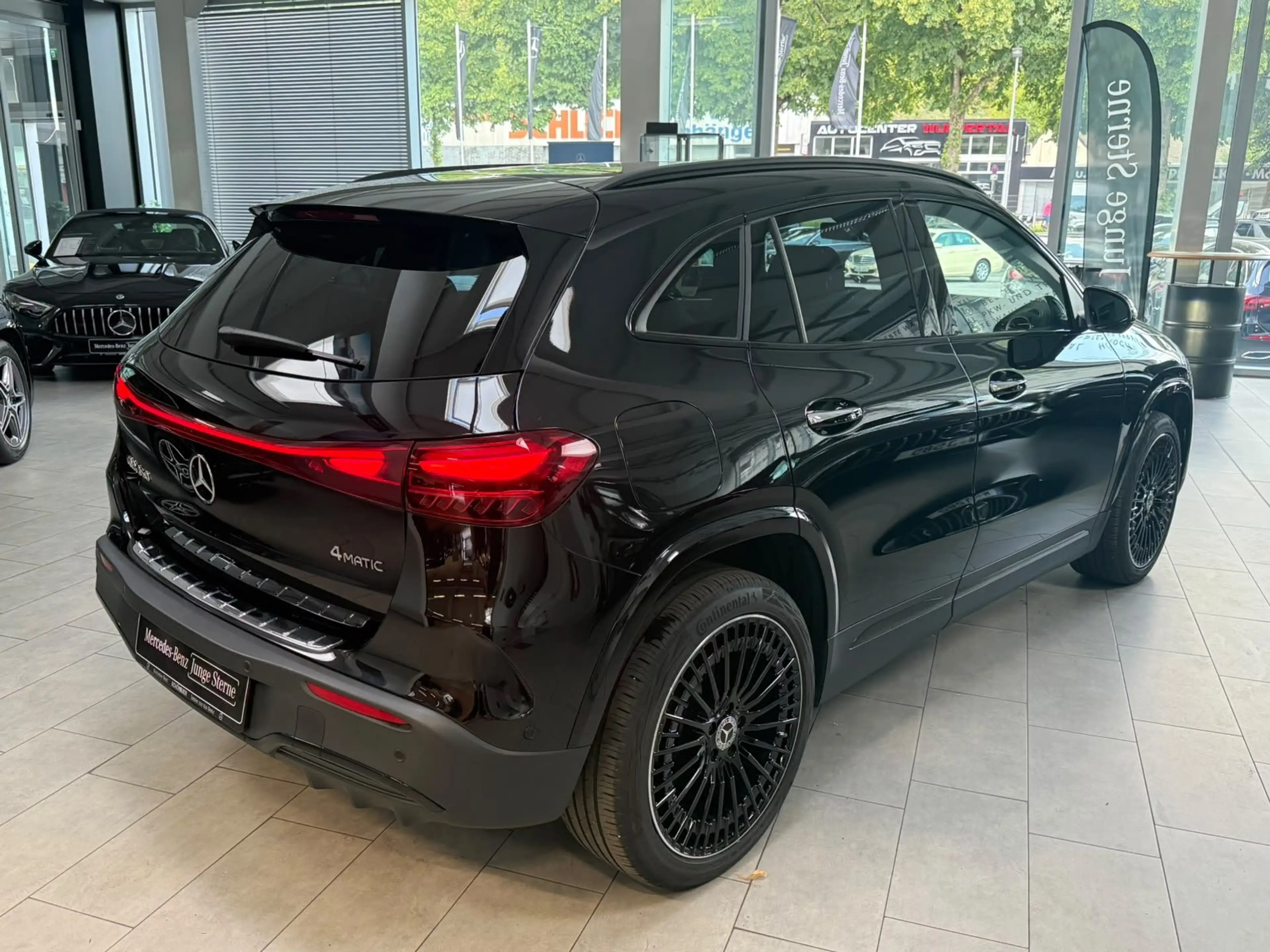 Mercedes-Benz EQA 350 4M AMG+PANO+BURM+DISTR+HUD+MEMORY+NIGHT — photo 8