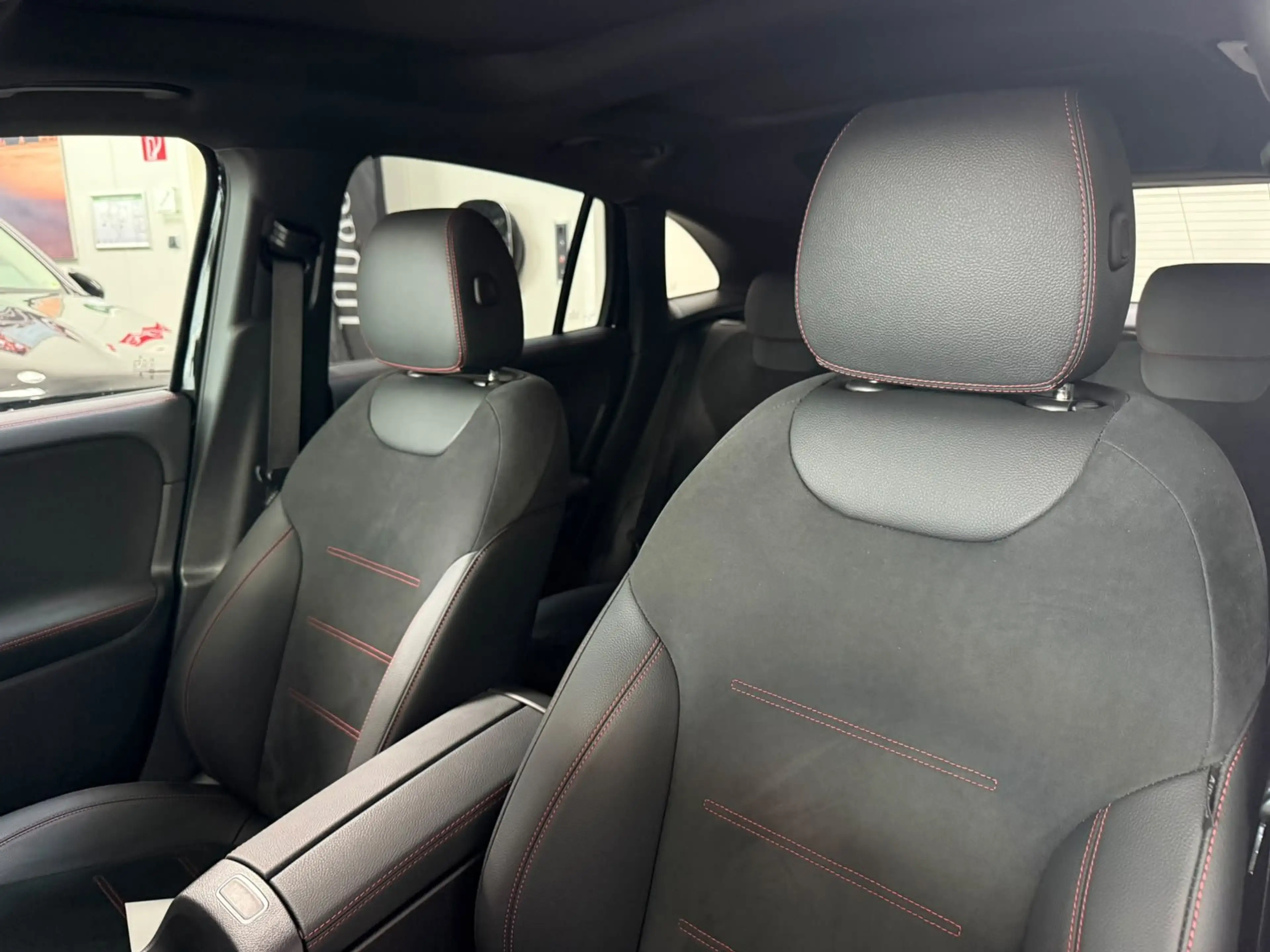 Mercedes-Benz EQA 350 4M AMG+PANO+BURM+DISTR+HUD+MEMORY+NIGHT — photo 14