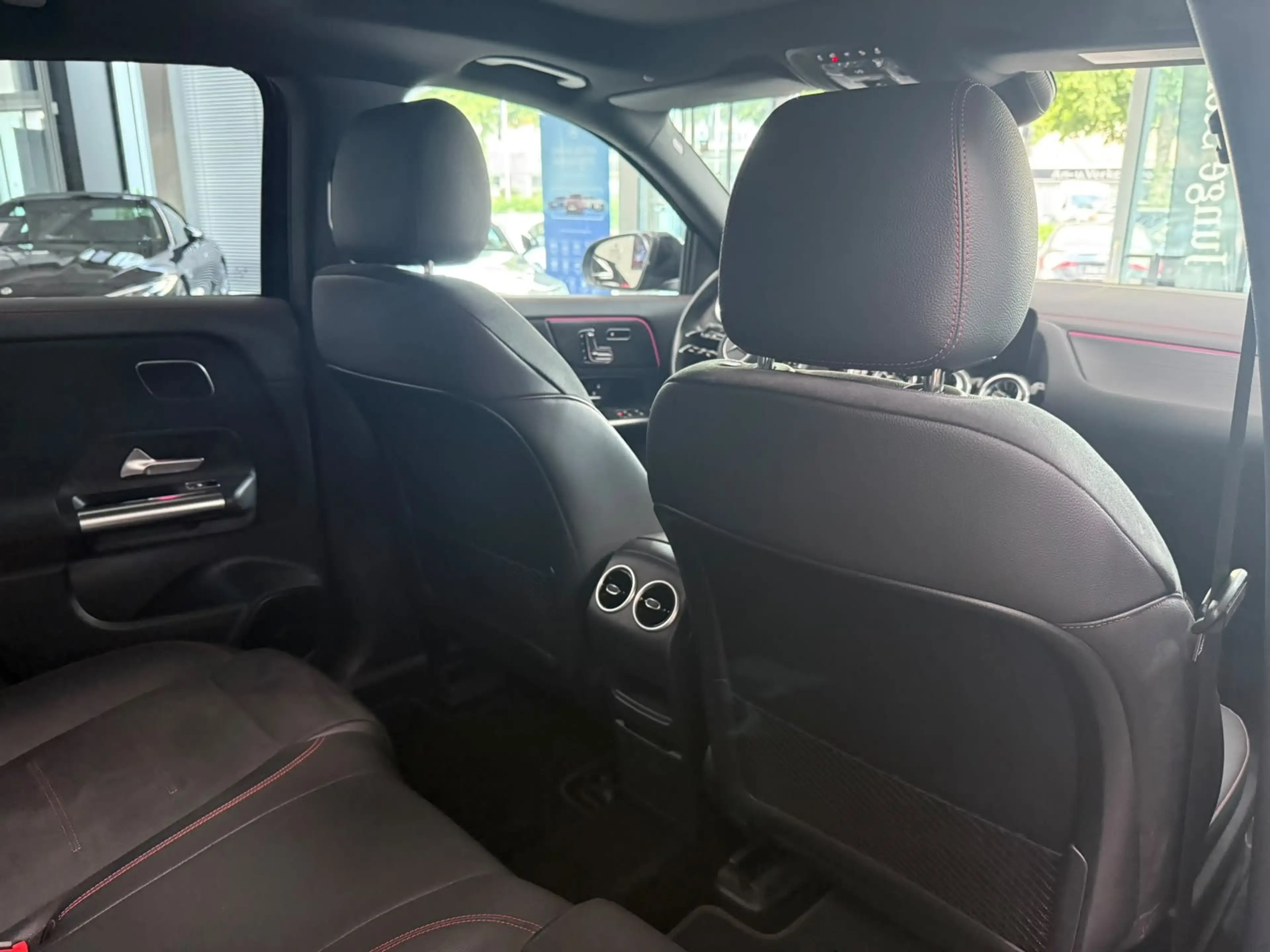 Mercedes-Benz EQA 350 4M AMG+PANO+BURM+DISTR+HUD+MEMORY+NIGHT — photo 15