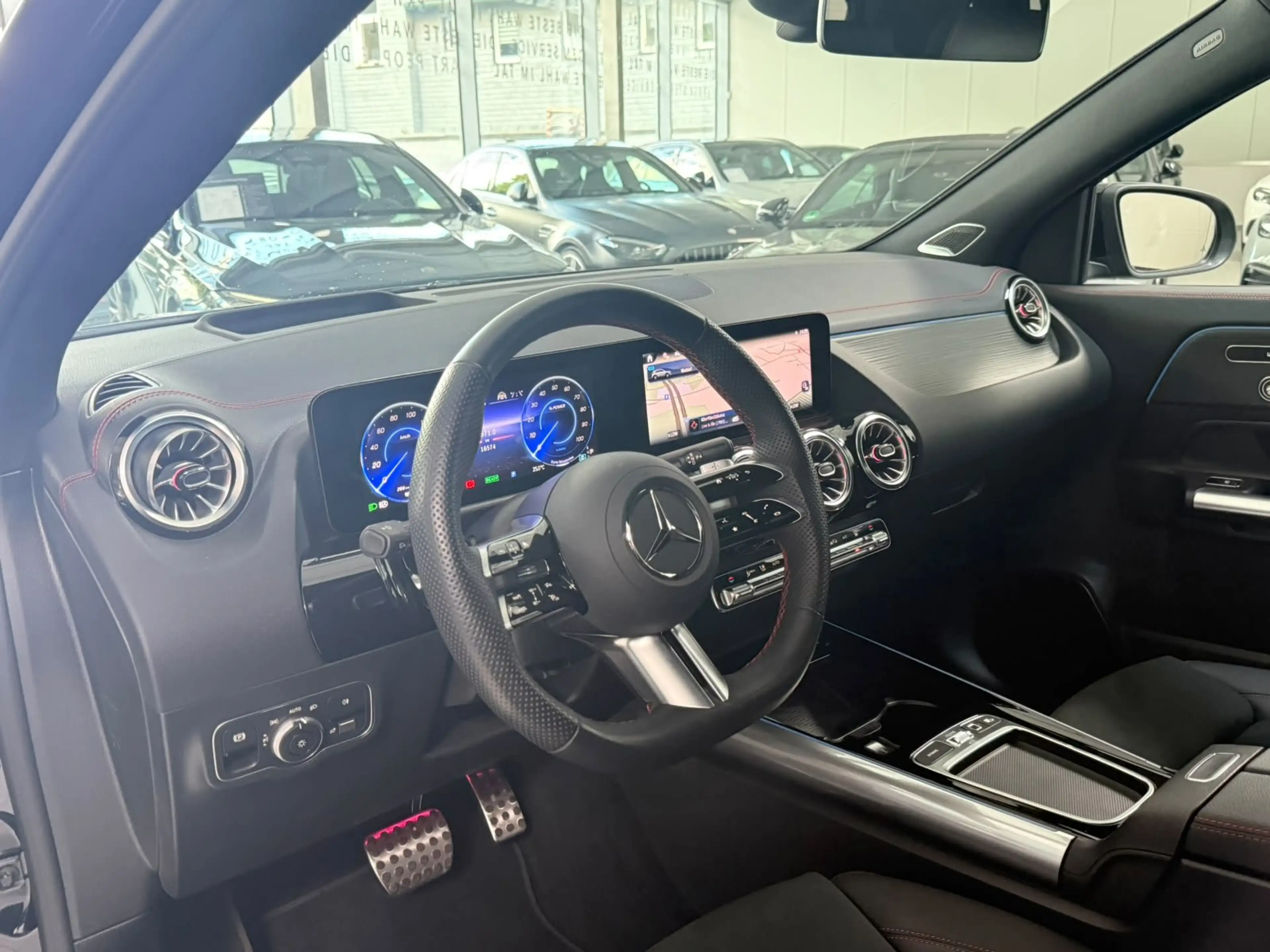 Mercedes-Benz EQA 350 4M AMG+PANO+BURM+DISTR+HUD+MEMORY+NIGHT — photo 10