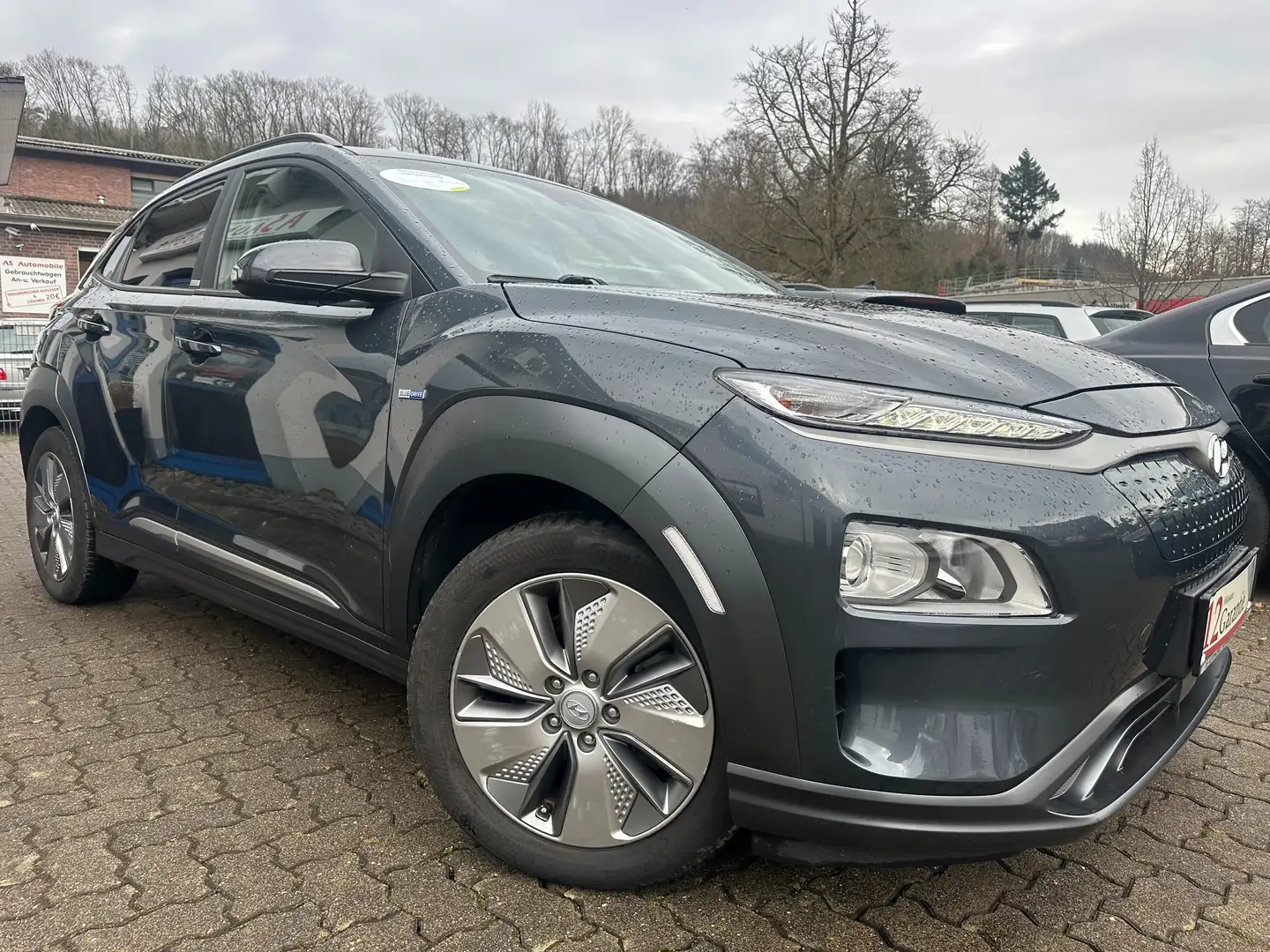 Hyundai KONA Elektro St&St+1.HAND+NAVI+KLIMATRONIK+PDC+KAMERA Grau - 2
