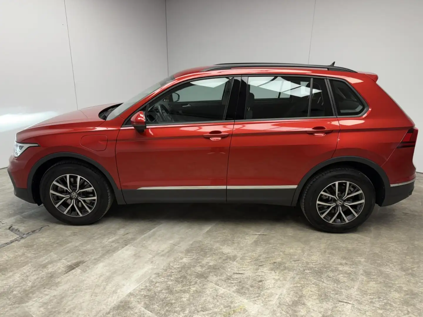 Volkswagen Tiguan 1.4 TSI DSG eHybrid Life Klima Einparkhilfe Rot - 2