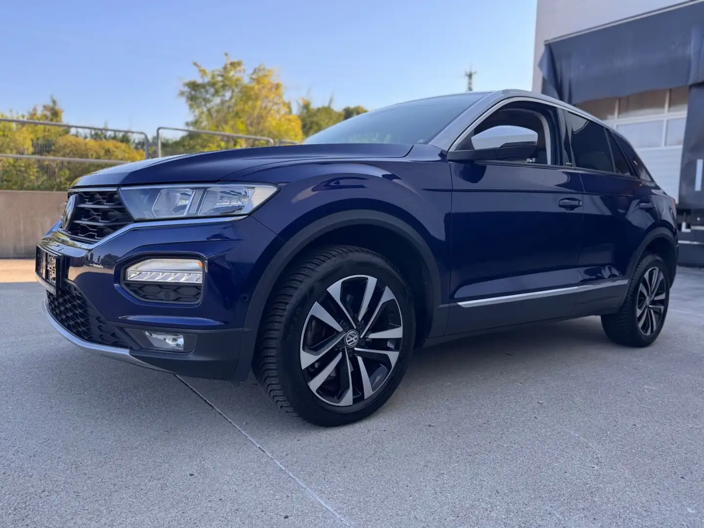 Volkswagen T-Roc IQ.DRIVE 2,0TDI Automatik LED KAMERA NAVI Blau - 1