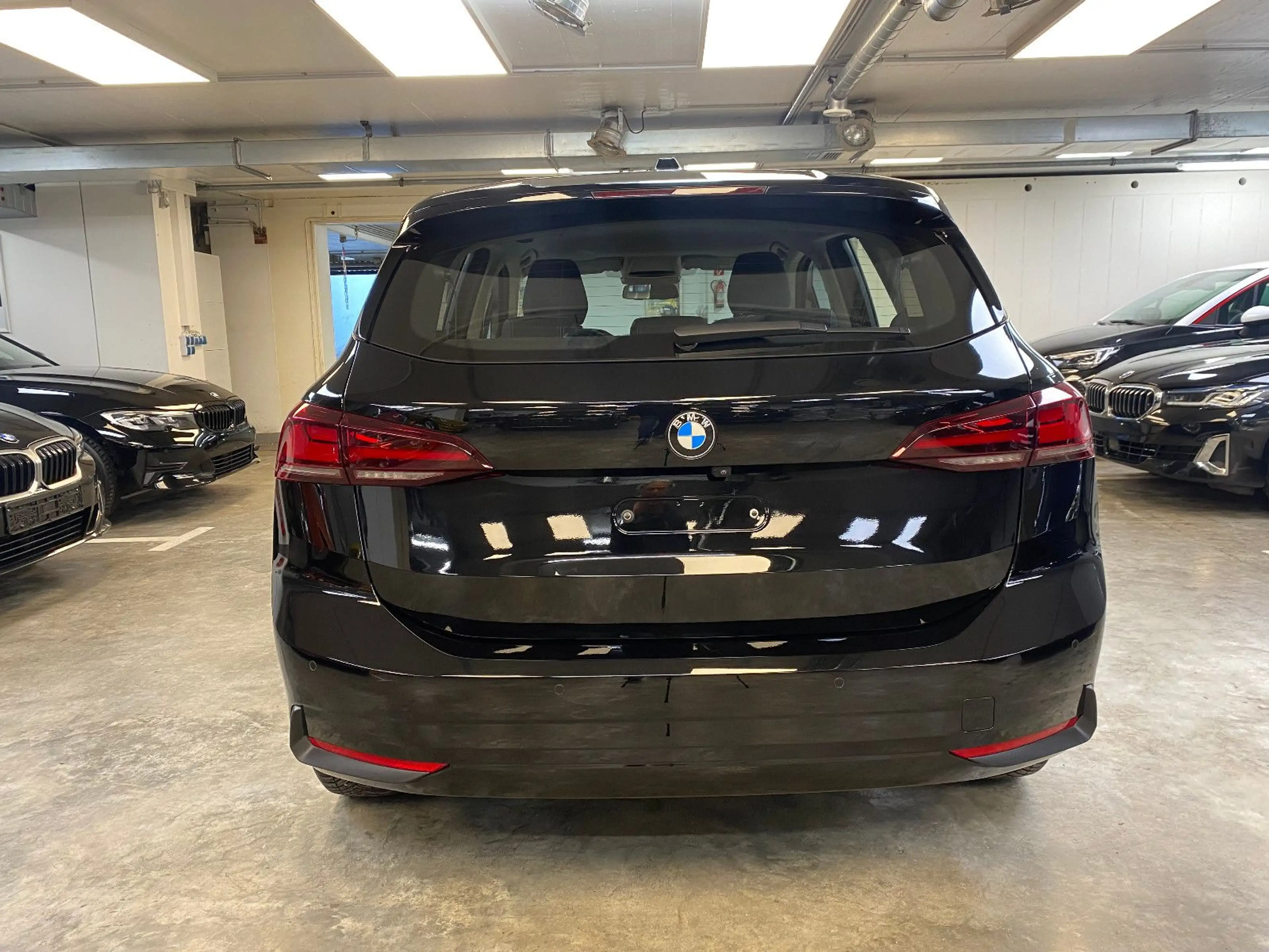 BMW 216 i Active Tourer FAHRSCHULE Autom. und Kamera — photo 4
