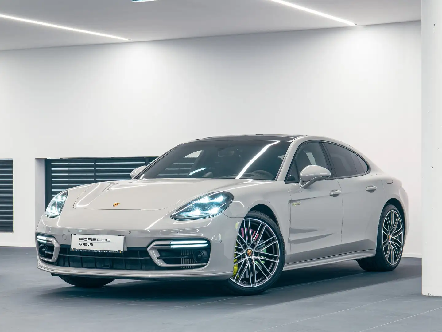 Porsche Panamera Turbo S E-Hybrid G2 II Grau - 1