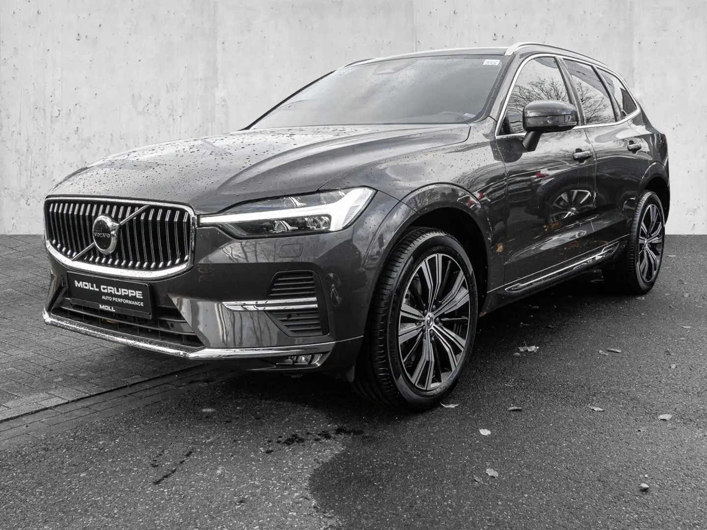 Volvo XC60 B4 2WD Plus Bright Pano LED Grau - 2