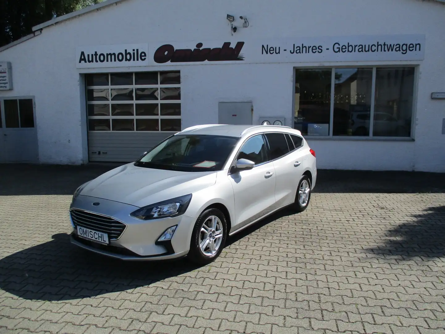 Ford Focus Turnier Cool &  Connect LED PDC SHZ NAVI Grau - 1