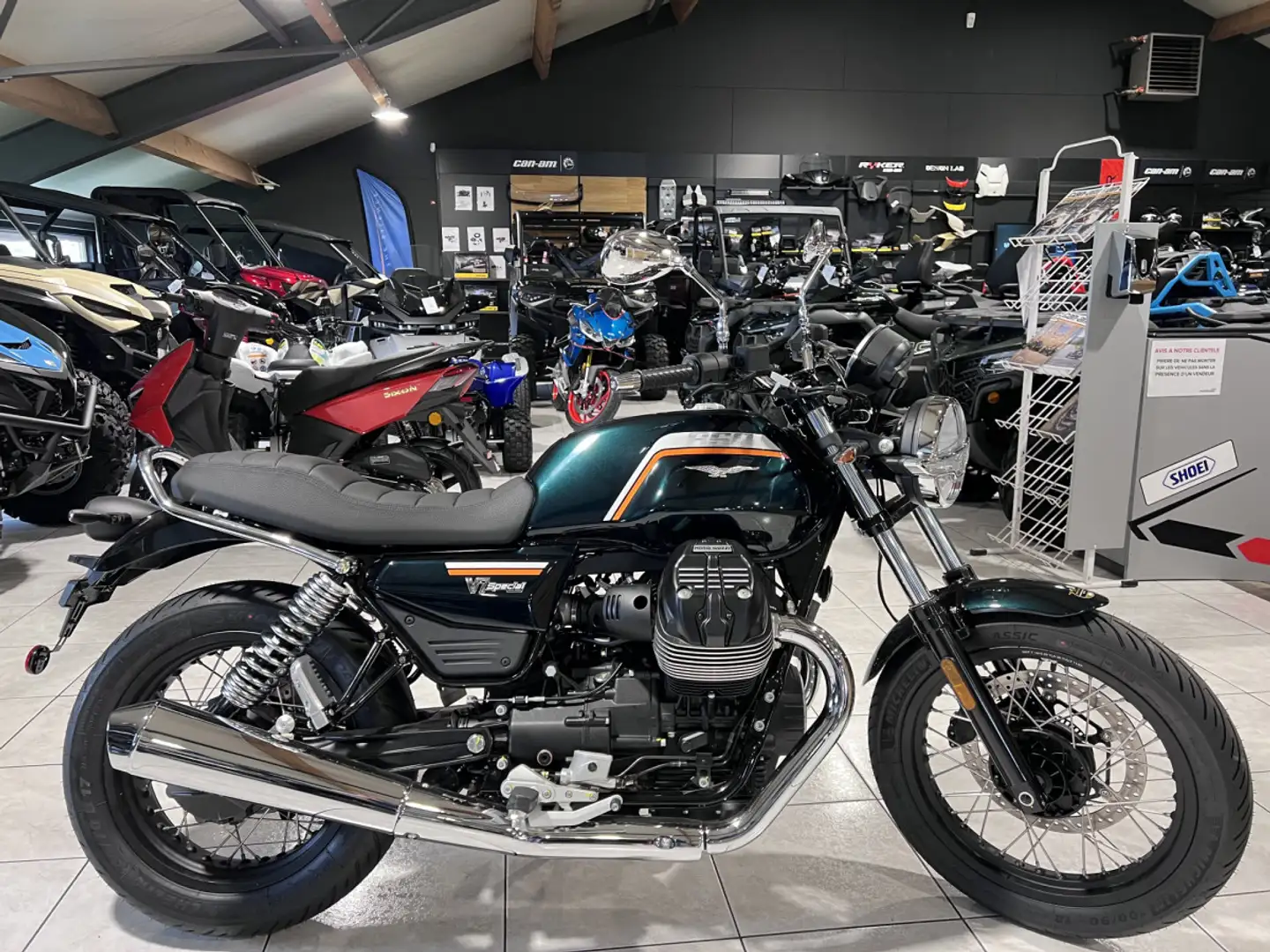Moto Guzzi V 7 STONE IV 850 ABS SPECIAL Green - 1