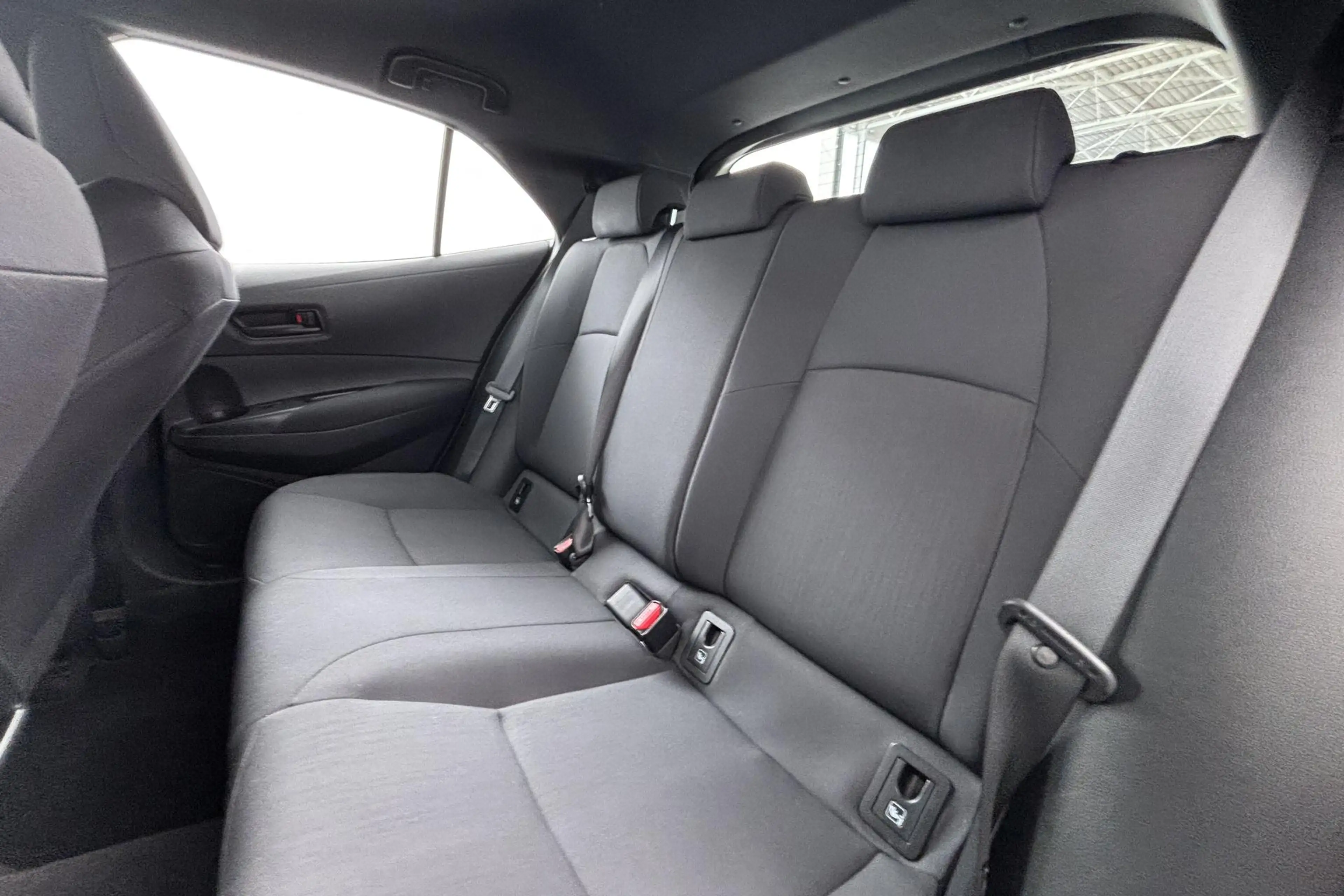 Toyota Corolla 1.8 Hybrid Comfort Zuinige hybride met een uitstek — photo 5