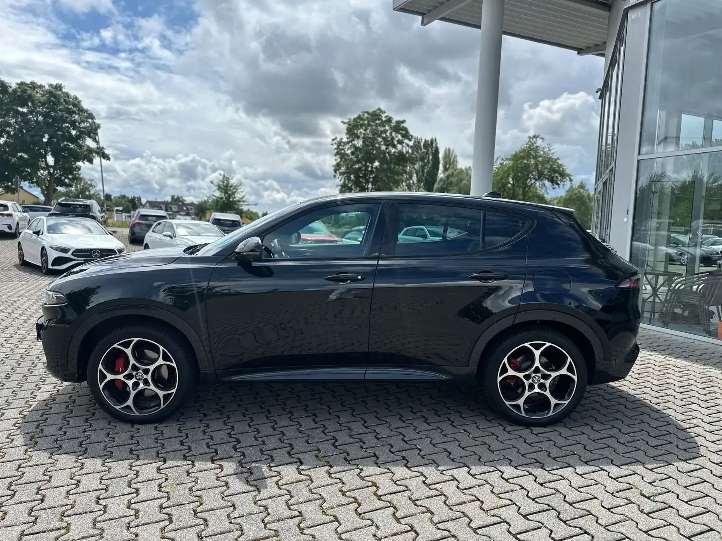 Alfa Romeo Tonale Veloce Plug-In-Hybrid AWD/AUT/NAV/VIRTUAL Noir - 2