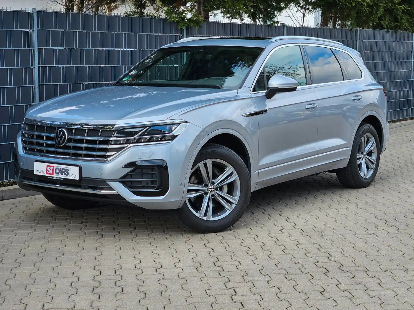 Volkswagen Touareg R-Line 4Motion PANO MATRIX STANDH. Argent - 2