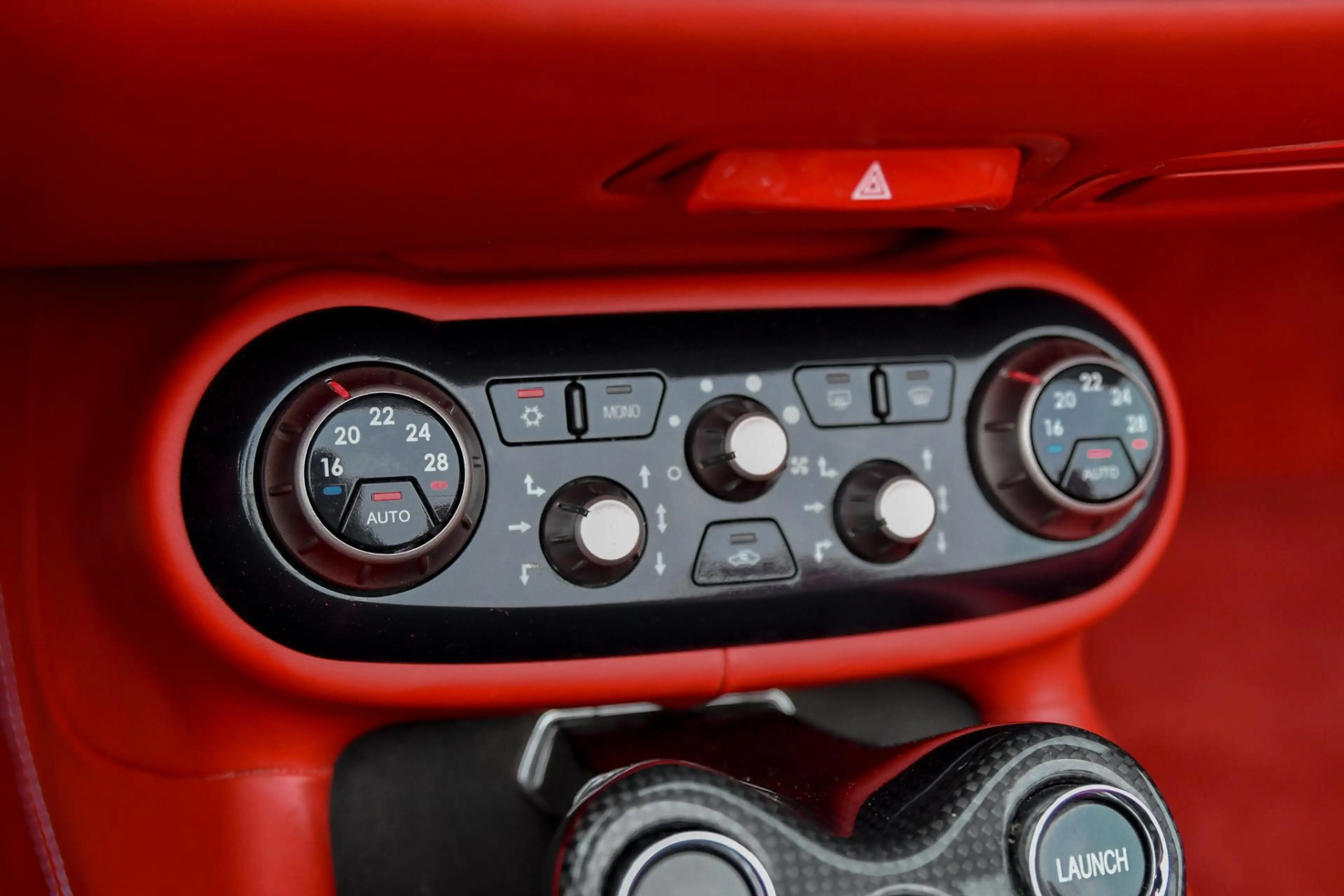 Ferrari California 4.3 V8 30. F1, 490PK, Carbon, Driver Zone, Keramis — photo 43
