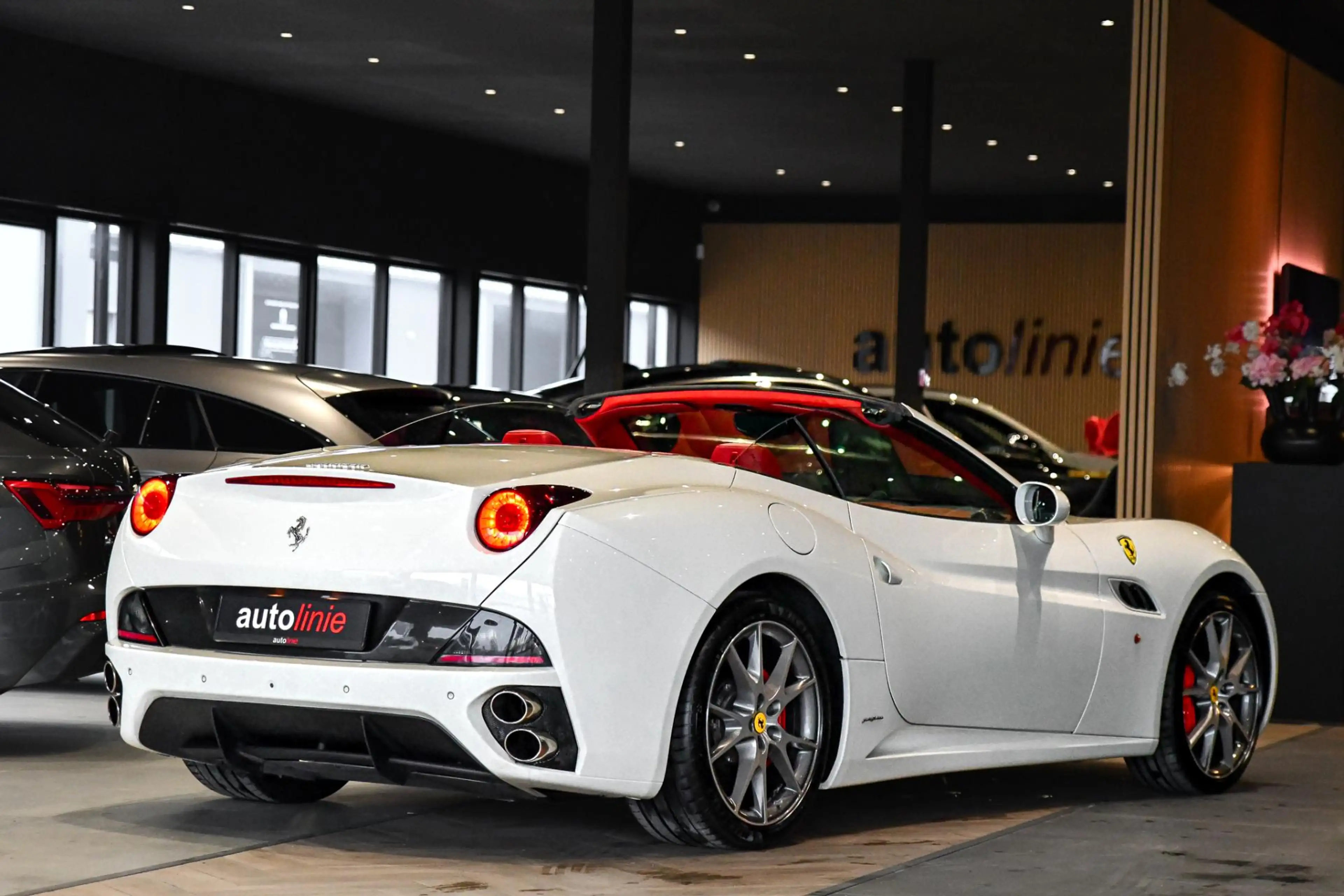 Ferrari California 4.3 V8 30. F1, 490PK, Carbon, Driver Zone, Keramis — photo 6