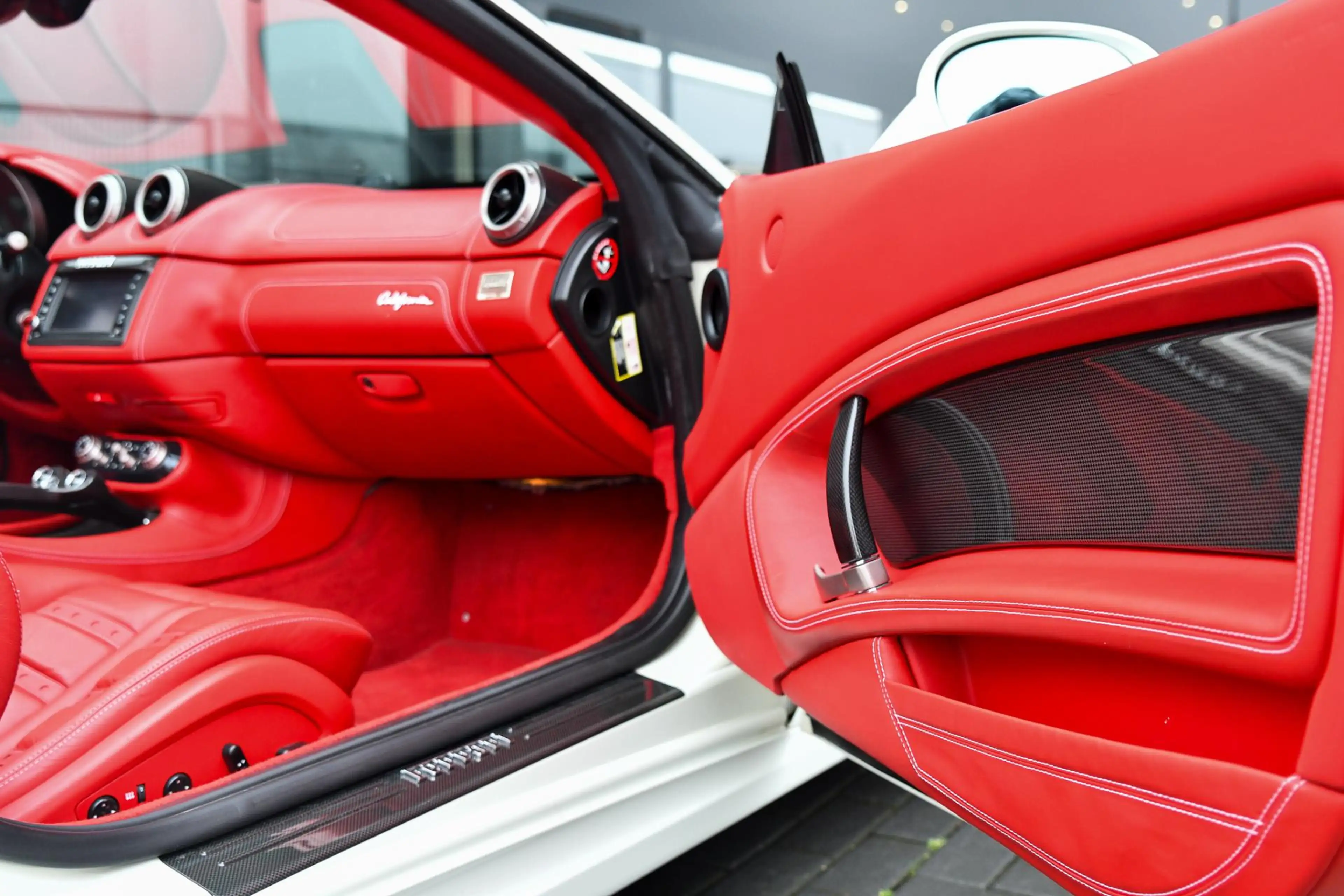 Ferrari California 4.3 V8 30. F1, 490PK, Carbon, Driver Zone, Keramis — photo 37