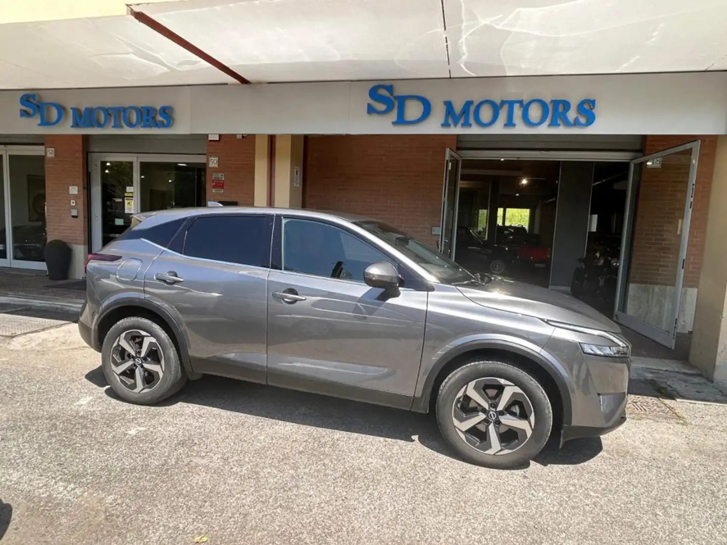 Nissan Qashqai MHEV 158 CV Xtronic N-Connecta Grau - 2