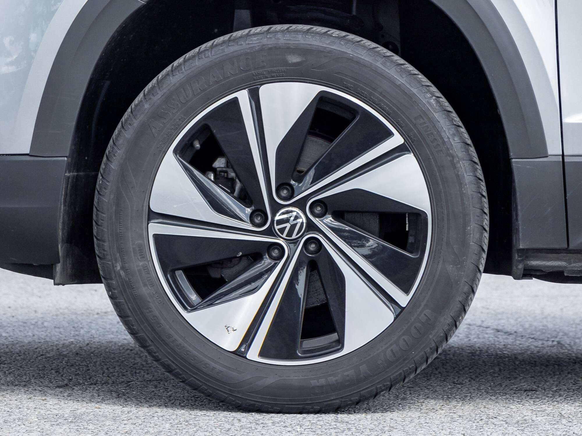 2024 Volkswagen Taos Comfortline Backup Cam | Heated Seats | Bluetooth — снимка 1