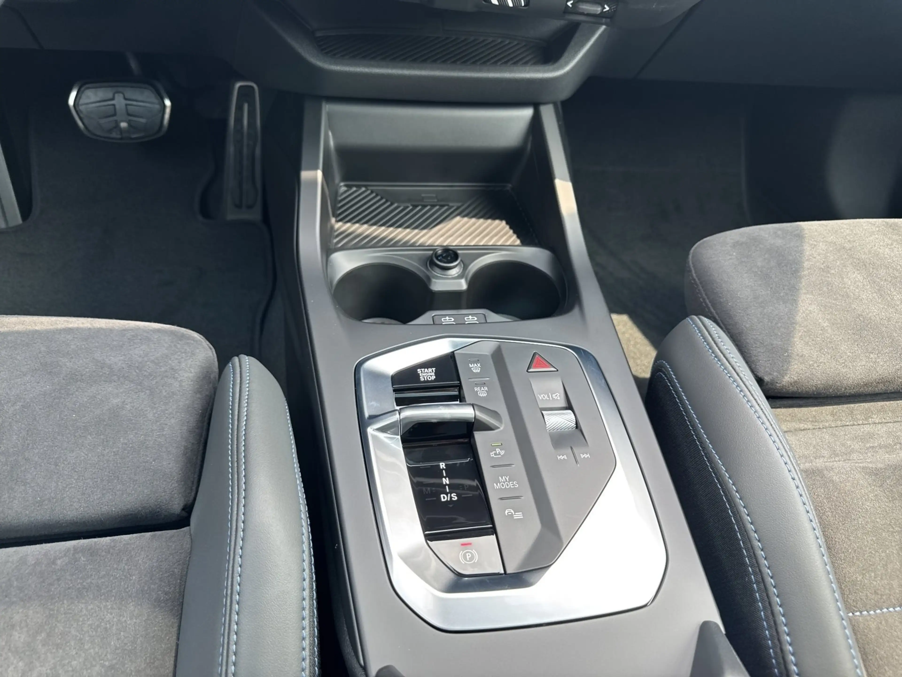 BMW 220 360° HEAD-UP PANO RFK LENKRADHZ SPORTSITZE — photo 13