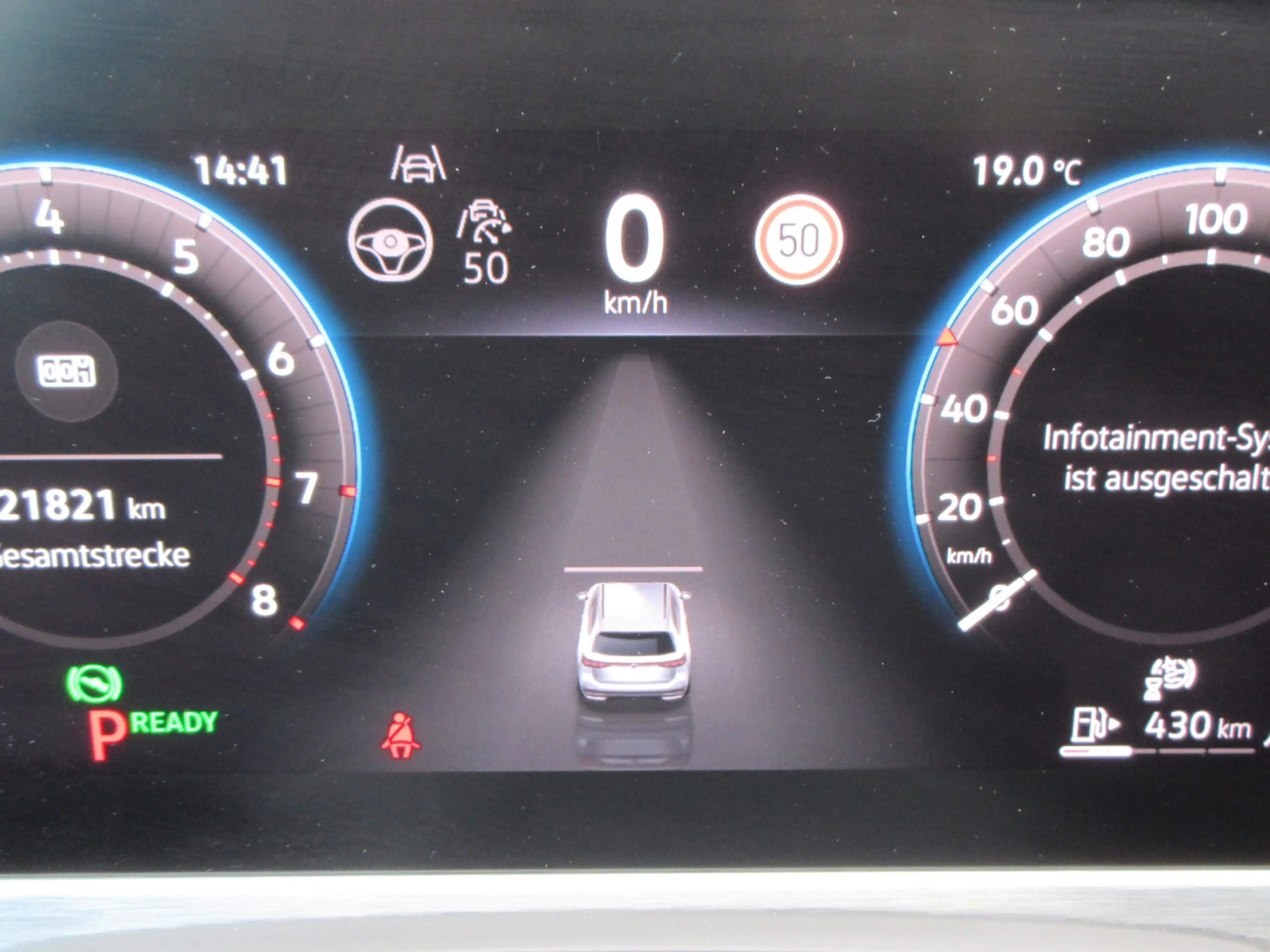 Volkswagen Passat Variant 1.5 eTSI DSG IQ.DRIVE-PAKET/17-ZOLL+DCC-PRO/AHK/M — photo 12
