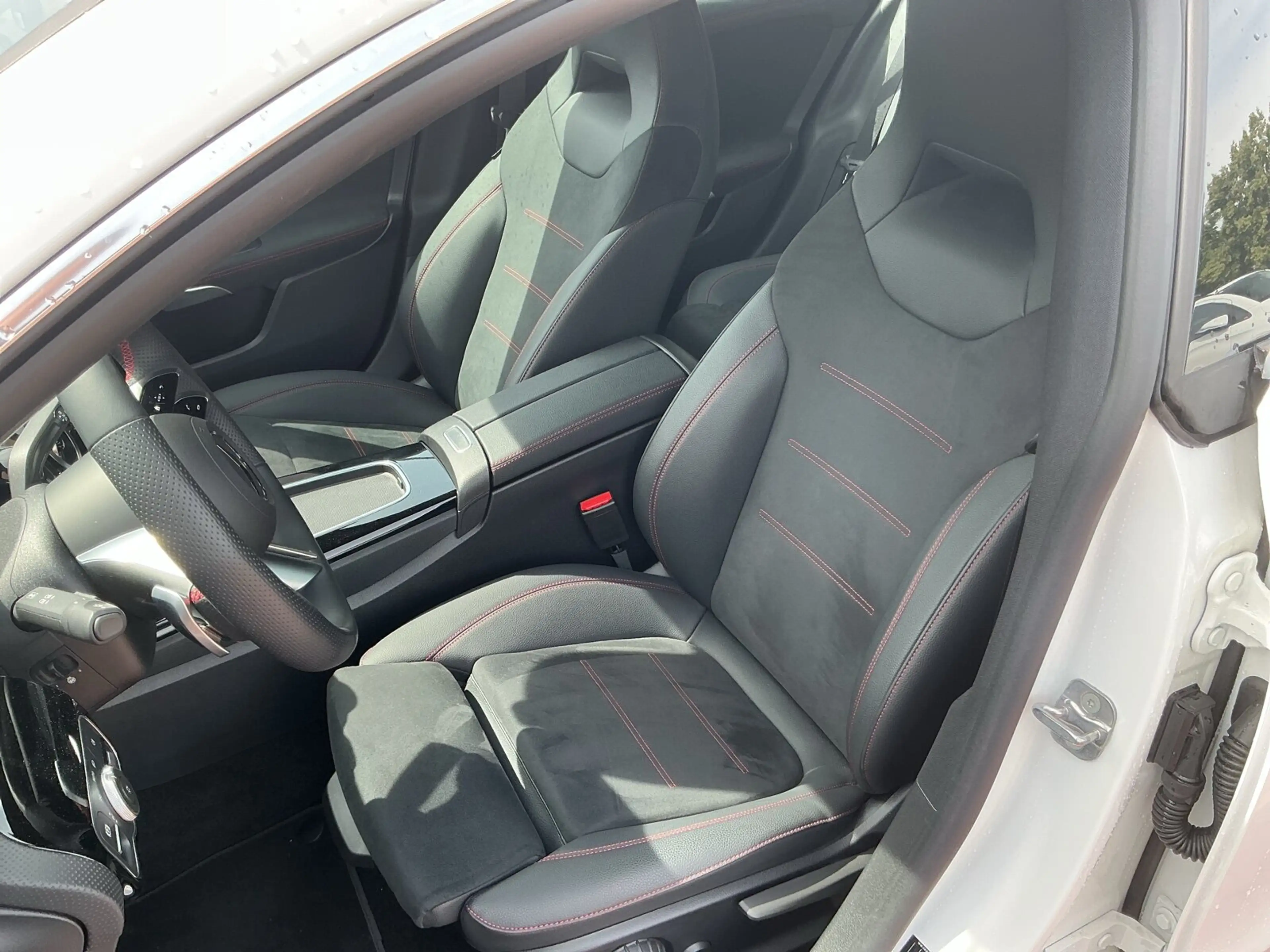 Mercedes-Benz CLA 200 CLA 200 SB AMG PanoD RüKam Keyless Go Spiegelpak — photo 10
