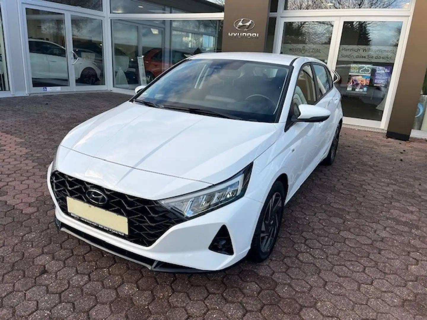 Hyundai i20 1.0 T-Gdi (100PS) 48V DCT Trend Navipaket, Lic Weiß - 2