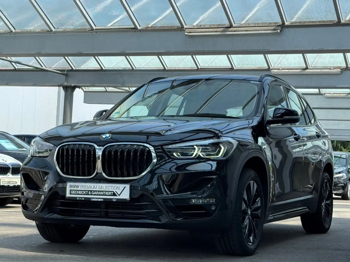 BMW X1 sDrive20i DKG Sport Line NAVI 2 JAHRE GARANTIE Black - 2